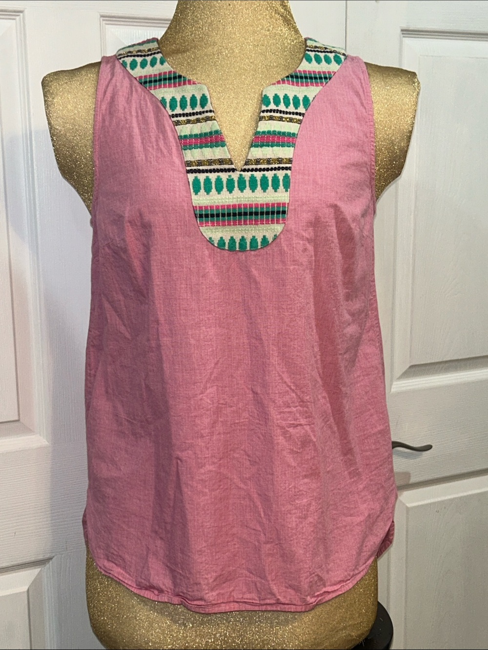 crown & ivy Pink Tank with Patterned V-Notch Trim